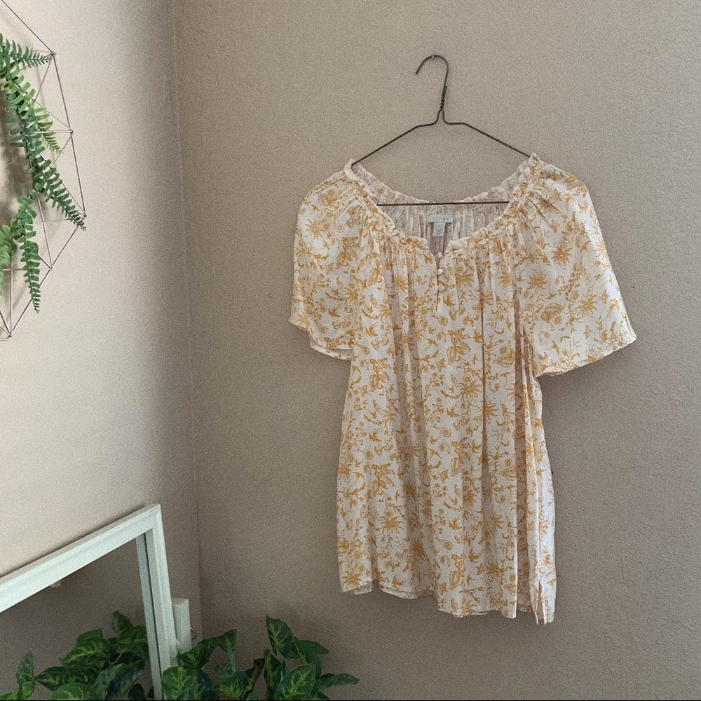 Hinge Ruffled Short Sleeve Floral Summer Top